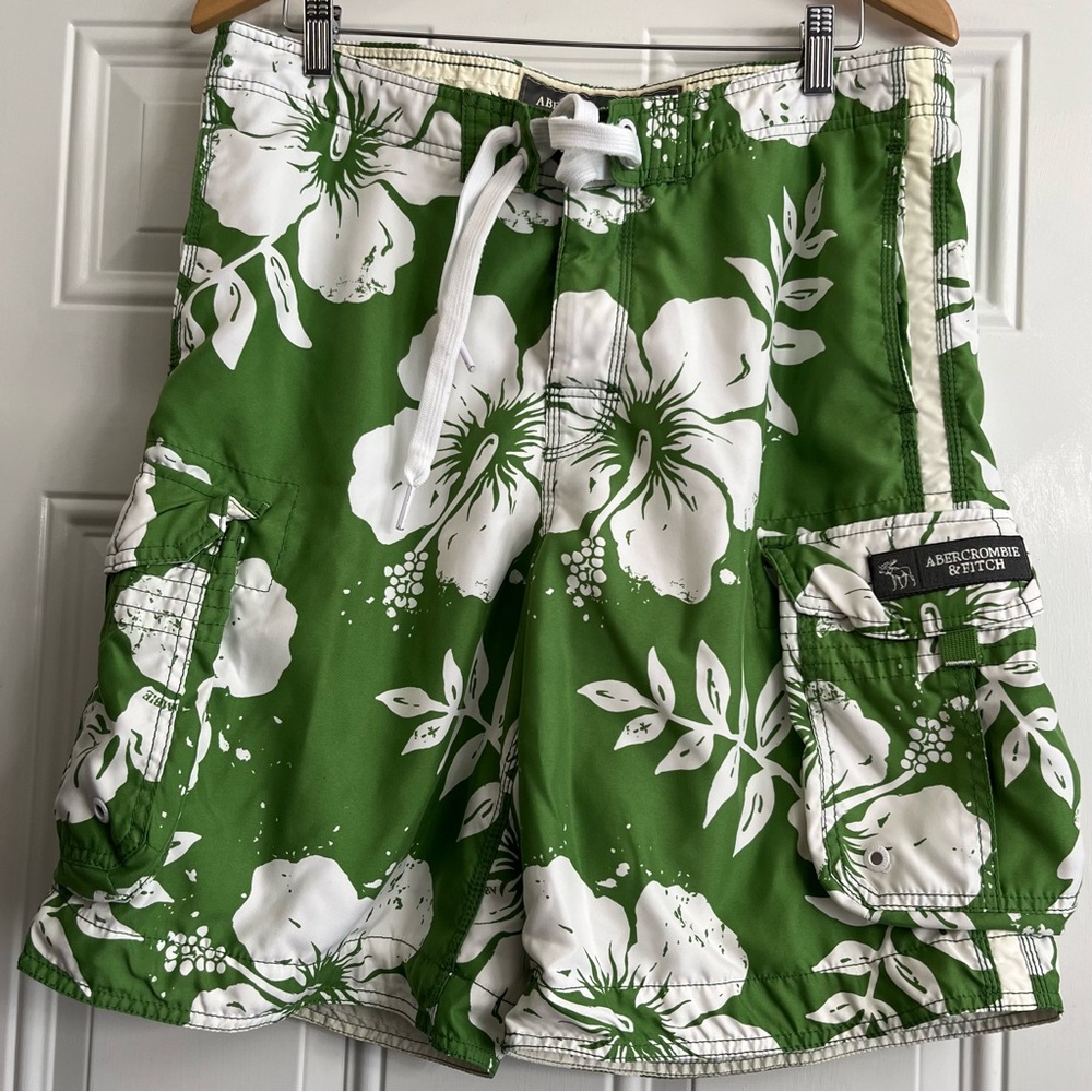 Abercrombie and Fitch Green and White Floral Sim Trunks Men’s Size 34